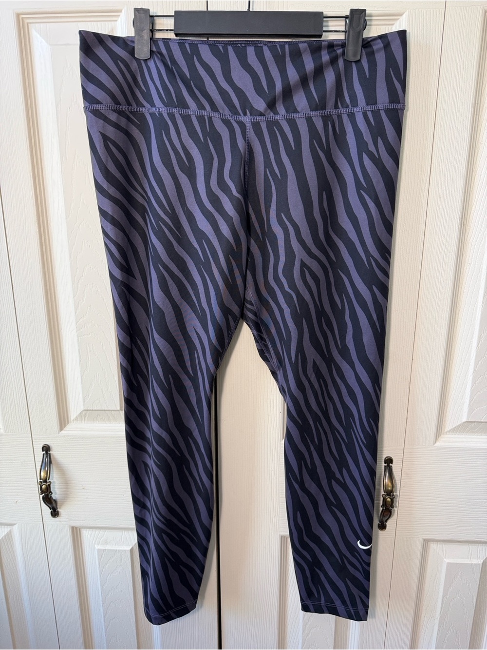 Nike Icon Clash Dri-FIT Zebra Print Leggings Womenโs Size XL Purple Black